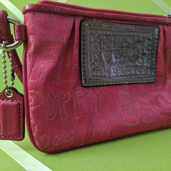 Rare Coach Est 1941 Poppy Wristlet - Picture 1 of 10